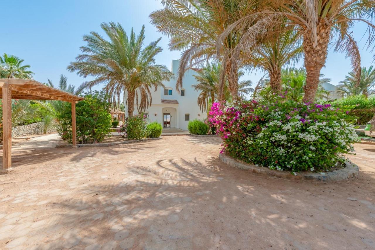 Beautiful 4 Bedroom White Villa With Heated Pool Hurghada Exterior foto