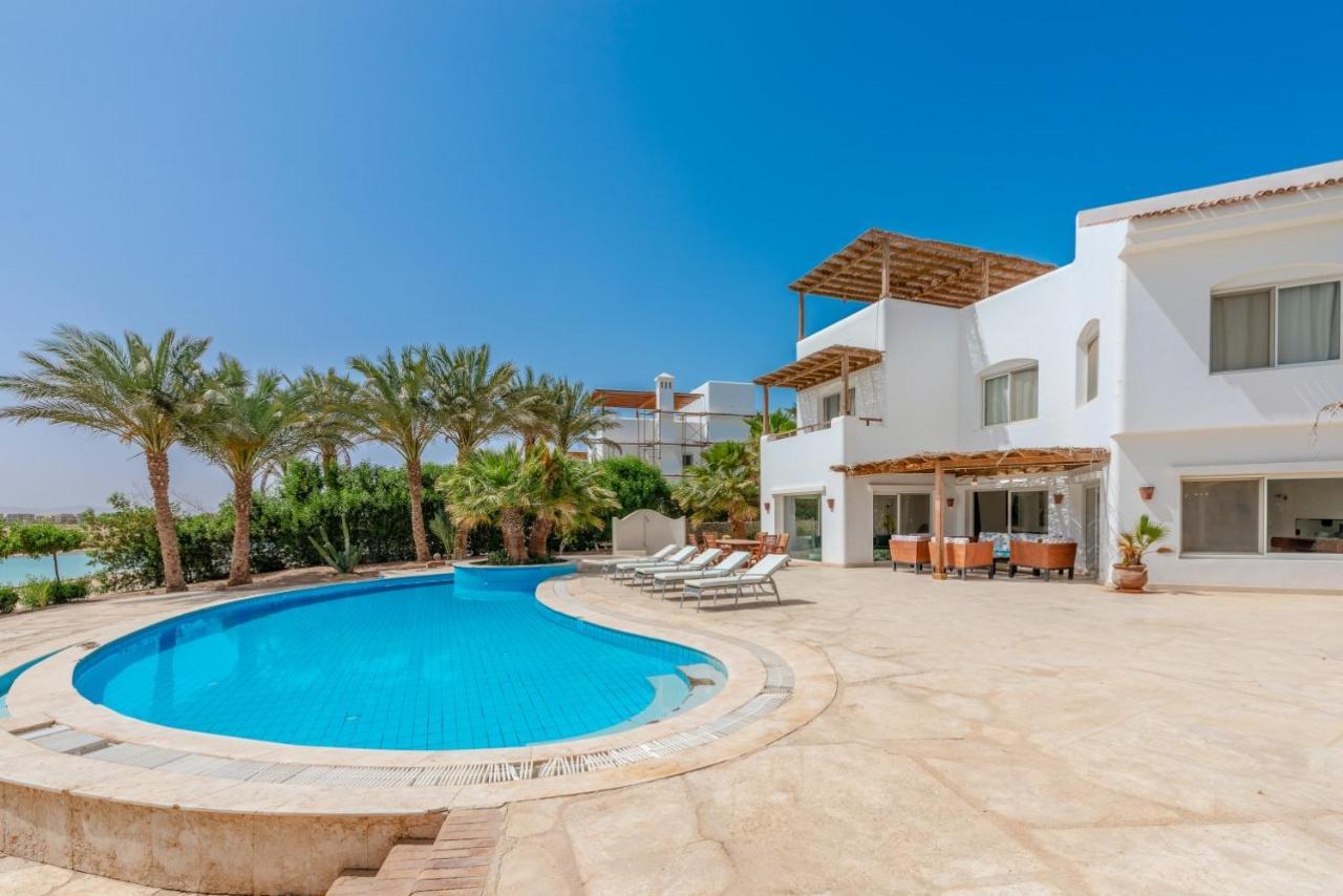 Beautiful 4 Bedroom White Villa With Heated Pool Hurghada Exterior foto