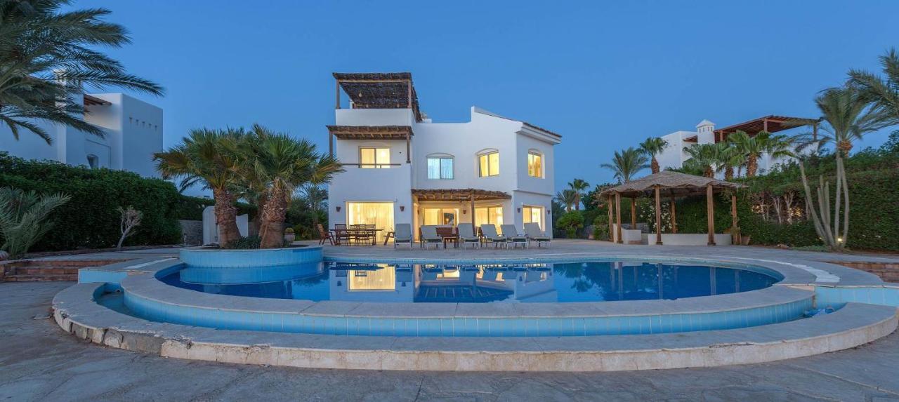 Beautiful 4 Bedroom White Villa With Heated Pool Hurghada Exterior foto